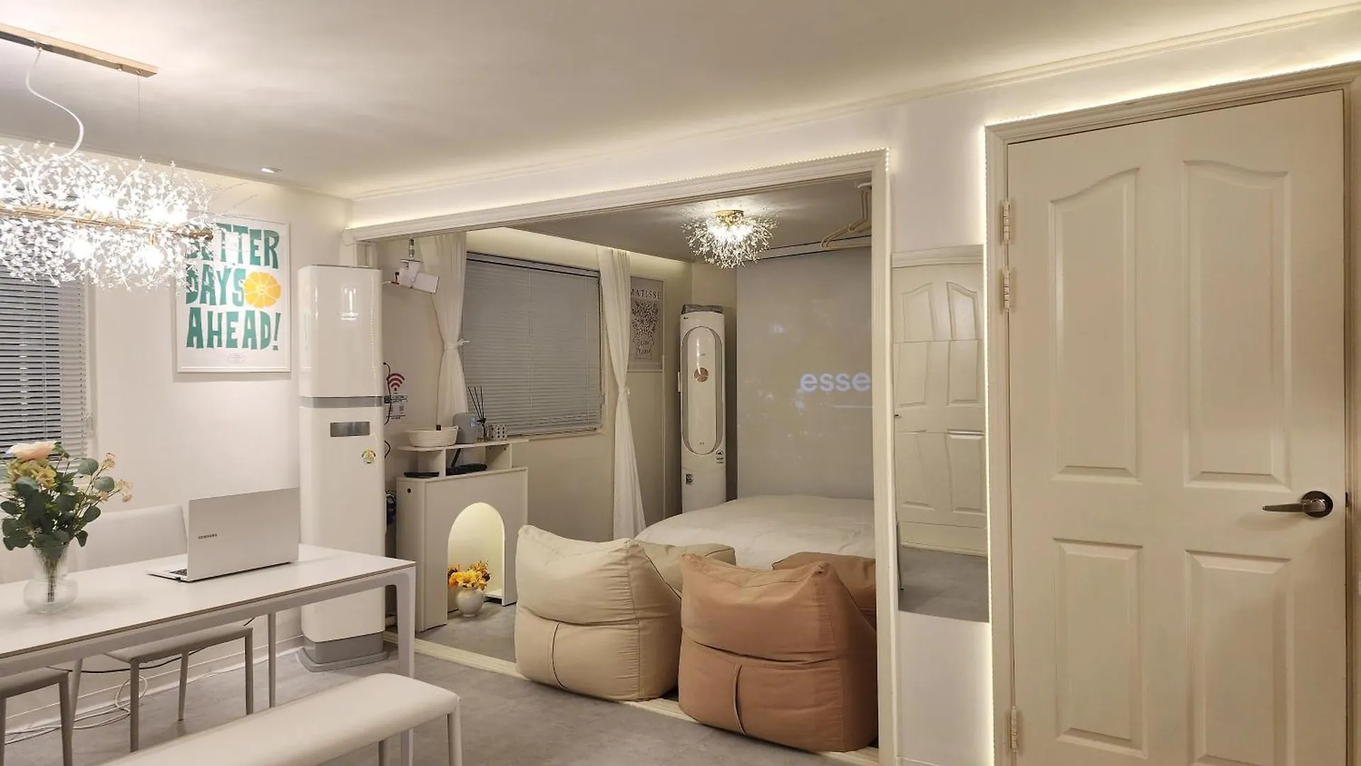 Апартаменты Gyedong Byeolchae, Bukchon Hanok Village & Namsan Tower City View Warm Morning Sunshine Tranquil Rest Сеул