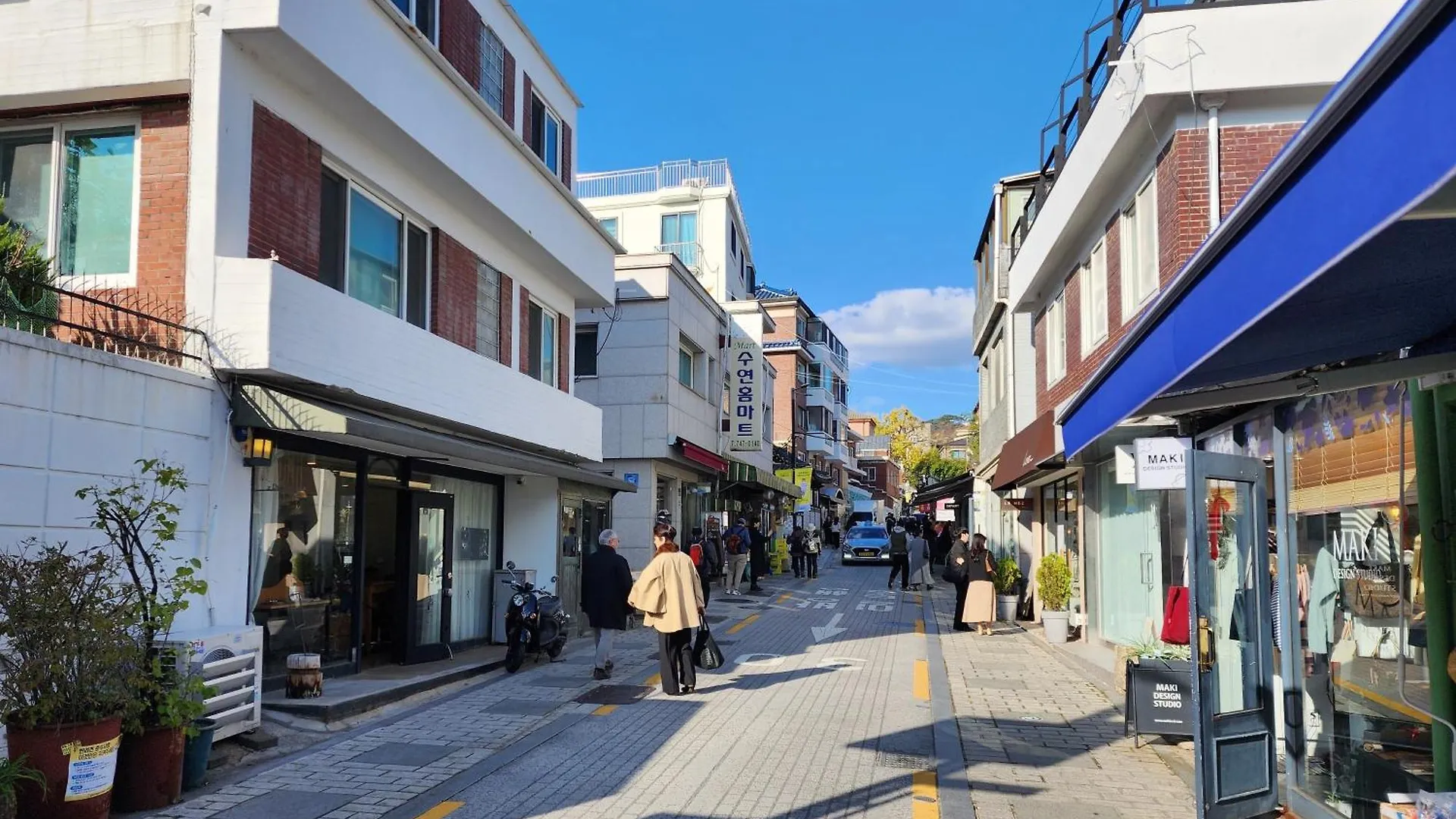 Gyedong Byeolchae, Bukchon Hanok Village & Namsan Tower City View Warm Morning Sunshine Tranquil Rest Сеул 0*,  Южная Корея